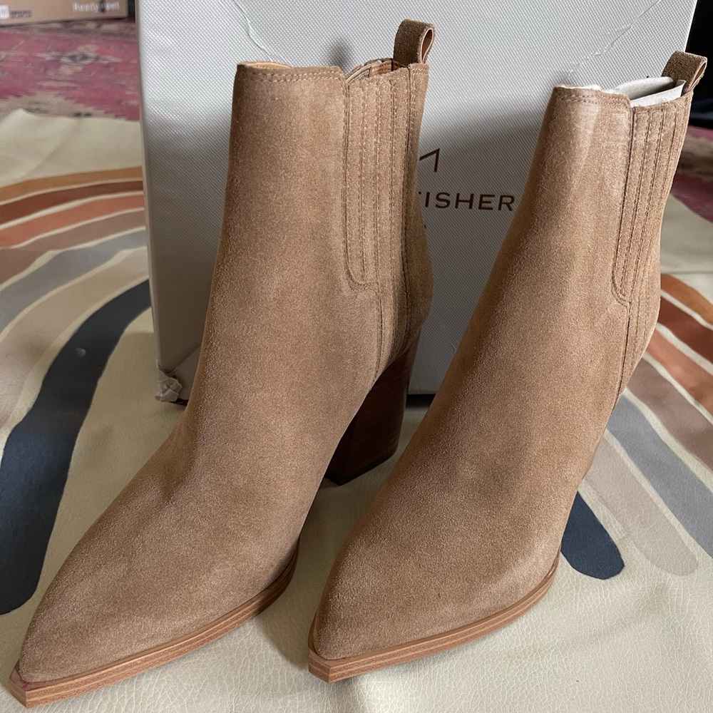 Marc Fisher Oshay Boots, Natural Suede, size 8 NEW